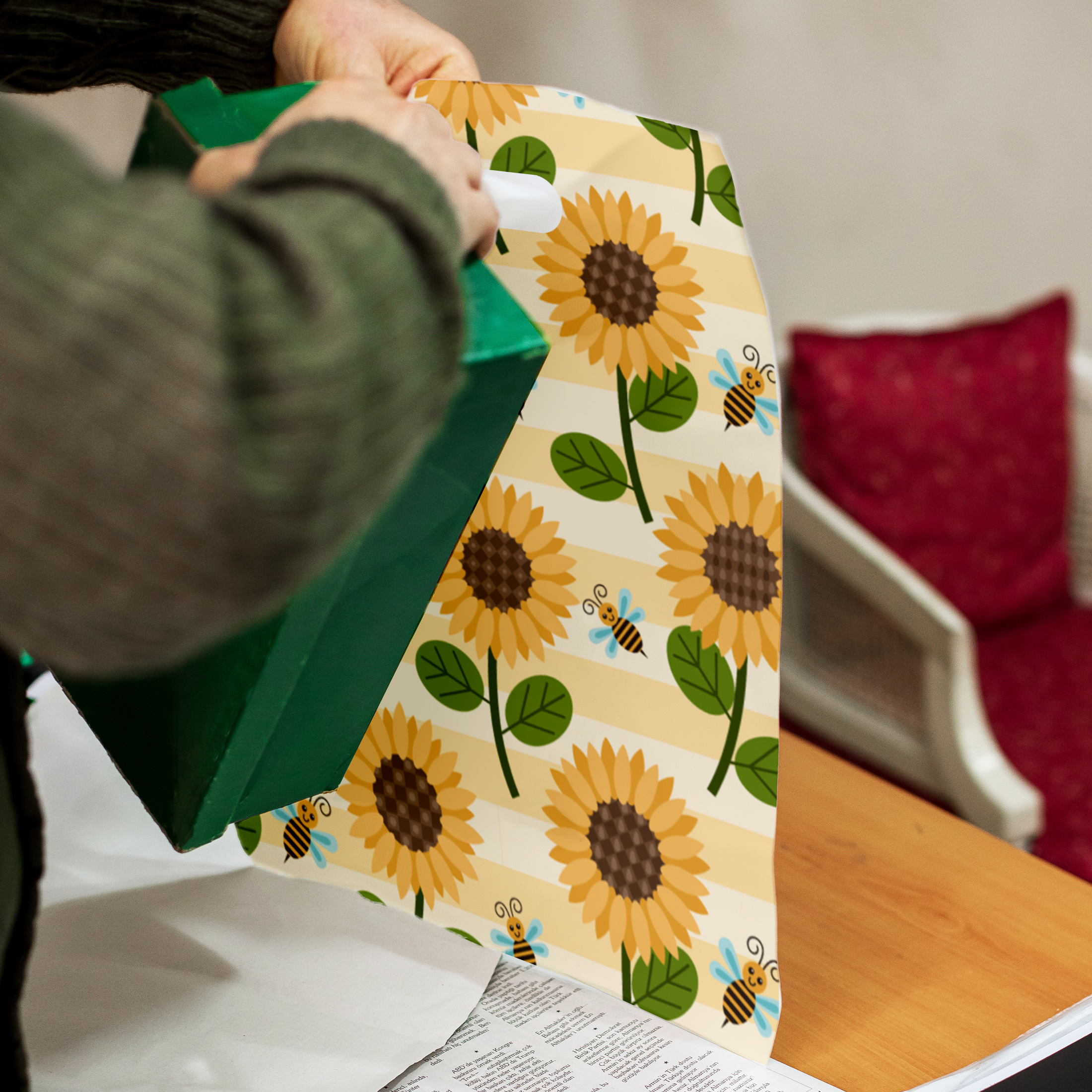9x12 Sunflower and Bumble Bees Poly Merchandise Bags – Retail Bags with Die-Cut Handles (2 Mil)