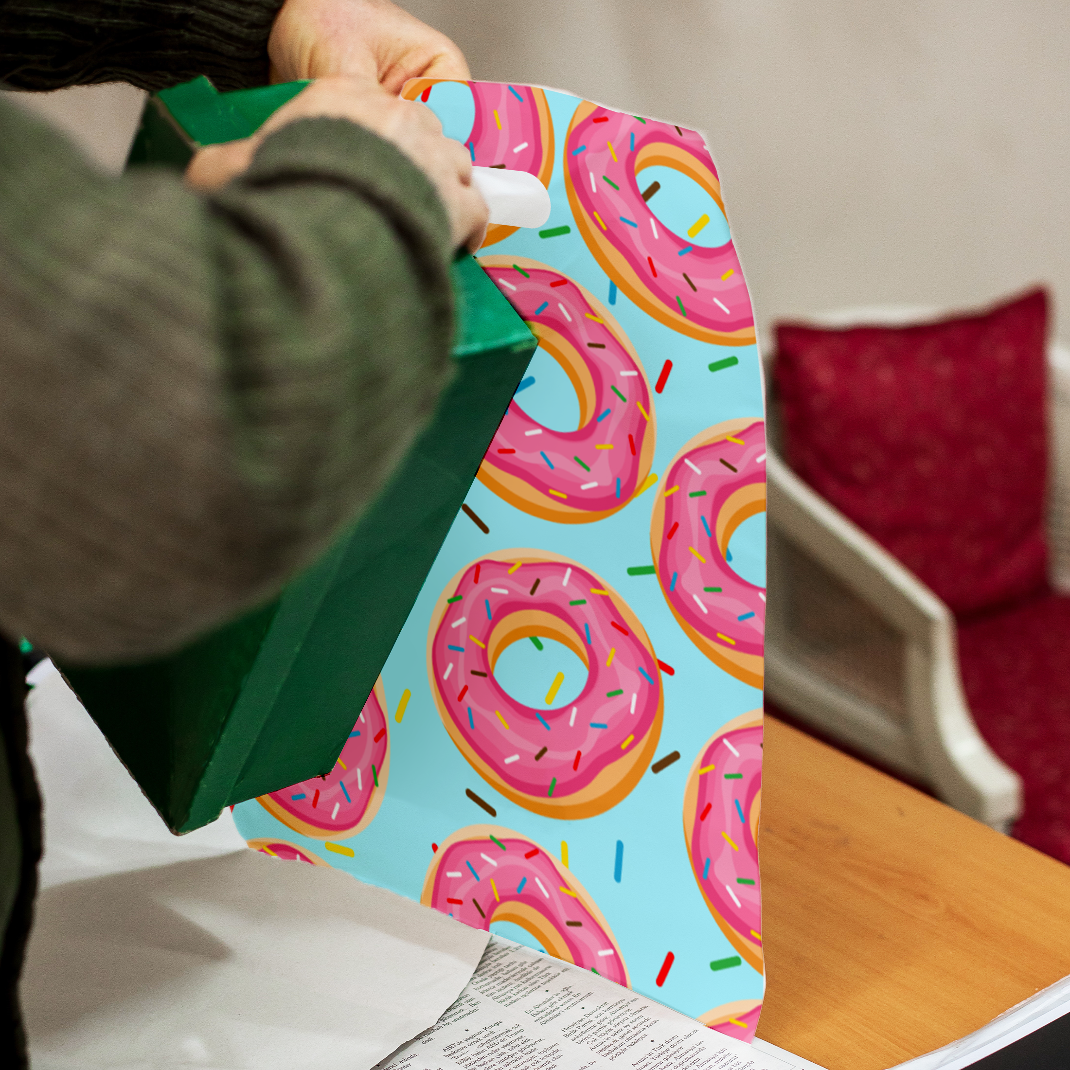 9x12 Donut Poly Merchandise Bags – Retail Bags with Die-Cut Handles (2 Mil)