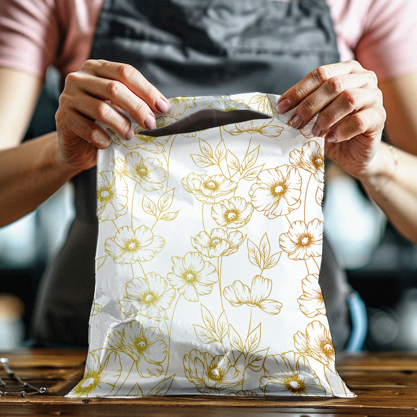 10x13 Gold Sketched Floral Poly Mailers – Shipping Bags for Small Business
